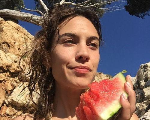 欧美娱乐圈吃瓜趣闻,揭秘那些令人捧腹的吃瓜趣闻  第2张